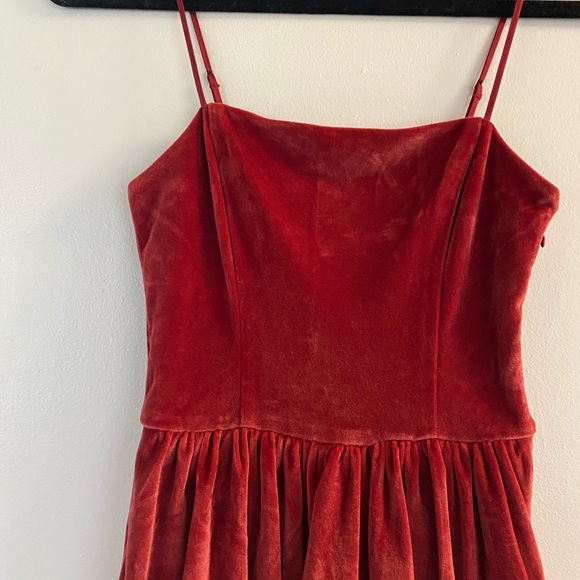 Red Velvet Bubble Dress - Picture 4 of 4